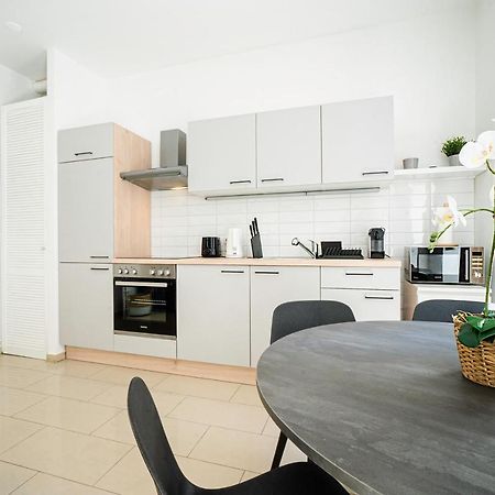 Chic Newly-Renovated Apartment Steps From Subway In Vienna'S Hernals District Viena Exterior foto